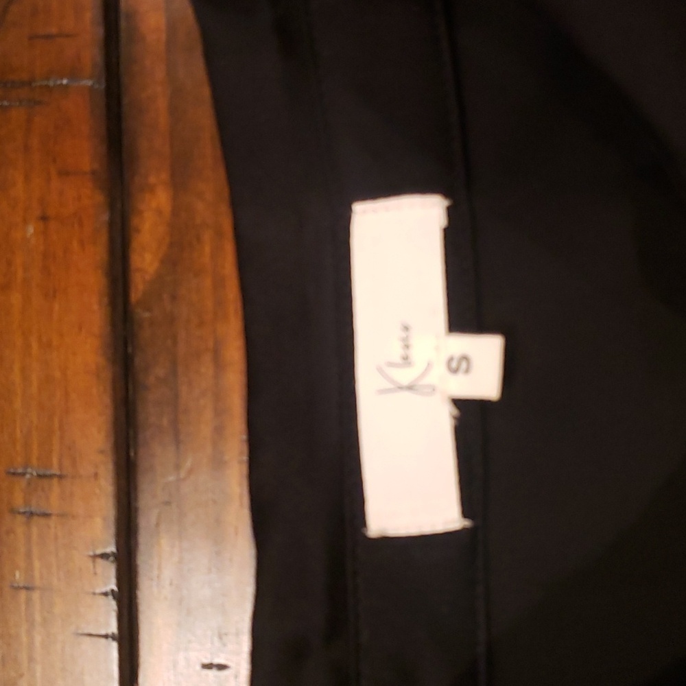 Klesis feather cuff crop button down - Picture 6 of 9